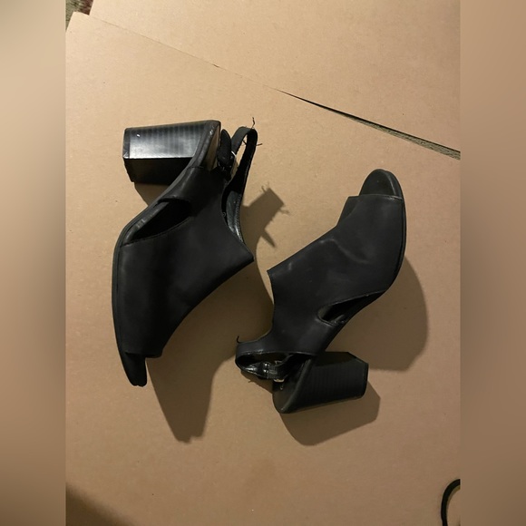 heels - Picture 2 of 2